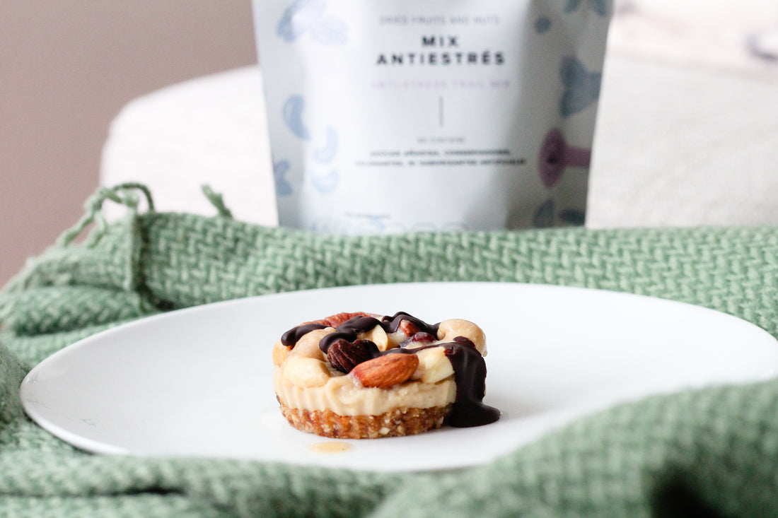 'Snickers' cheesecake con mix antiestrés Nochiola